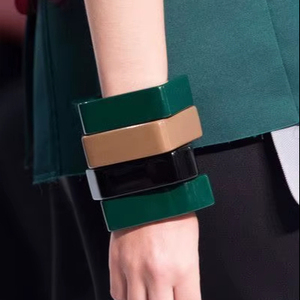 กำไลเรซิ่นทำมือ พิมพ์ลายดิจิทัล สีพื้น งานแฮนด์เมดคุณภาพสูง เครื่องประดับแฟชั่นสำหรับผู้หญิง ขายส่ง ส่งออก - Product Image 1
