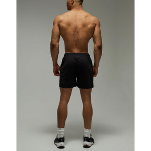 Shorts de sport pour homme, couleur noire unie, taille élastique, séchage rapide, polyester tissé, longueur mi-cuisse, avec poches - Product Image 2