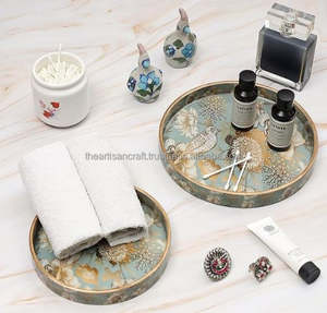 Set de 2 plateaux de service ronds en bois par Artisan Craft - Product Image 2