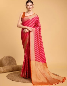Sari Tradicional KV de Seda Litchi Kanjivaram Rosa con Diseño Pintado a Mano para Fiestas y Blusa sin Coser - Product Image 6