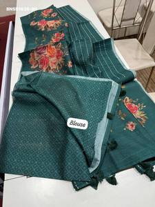 Sari de Tussar Semiblando de Alta Calidad con Estampado Digital - Diseño Floral y Patrón de Líneas - Blusa Estampada - Proveedor Indio - Product Image 4