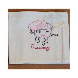 Vente en gros de textiles de maison décoratifs bon marché 100% coton grossiste de premier plan de serviettes de cuisine petite théière fumée brodée pour la maison - Product Image 1