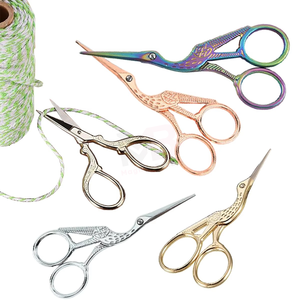 Ciseaux à cuticules brodés personnalisables OEM, ciseaux à sourcils en gros, ciseaux à broderie Oiseau Aigle Longue-Bec - Product Image 3