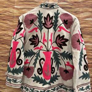 Chaqueta de terciopelo champán premium estilo suzani con bordado floral, cuello alto, estilo bohemio vintage, manga larga, para mujer, otoño. - Product Image 5