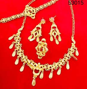 Ensemble collier et boucles d'oreilles pendantes élégants en zircon plaqué or, design feuille tendance pour mariage 53007 - Product Image 6