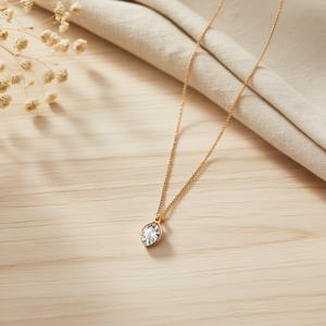 Collana Minimalista in Acciaio Inossidabile con Ciondolo Diamantato Tono Oro per Uso Quotidiano Femminile - Product Image 3