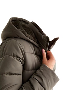 Blouson bomber matelassé brillant pour femme, coupe ajustée, doublure polaire, col amovible, 100 % polyester, personnalisable avec logo, idéal pour l'hiver - Product Image 4