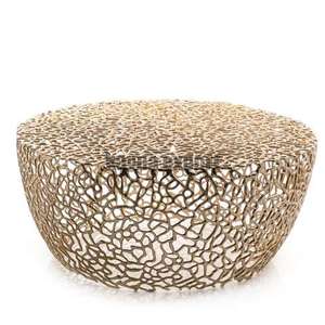 Grande table basse ronde en métal avec structure ouverte et plateau en métal vieilli rustique pour un décor urbain industriel - Product Image 2