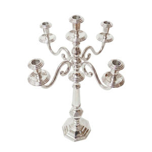 Candelabro Clásico de 5 Brazos Plateado, Centro de Mesa de Lujo para Bodas, Portavelas Metálico para Velas Cónicas, Decoración para Mesa de Hogar - Product Image 4