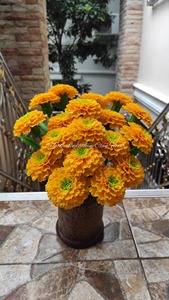 ดอกดาวเรืองดินเผาทำมือสไตล์ธรรมชาติ หัวดอกไม้ประดิษฐ์ตกแต่ง สีส้มเหลืองเขียวตรงกลาง ชุดละ 10 ชิ้น - Product Image 4