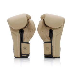 ถุงมือชกมวย Fairtex แบบสั่งทำขายส่ง ปิดด้วยแถบตีนตุ๊กแก สำหรับมวยไทย ซานด้า ผู้ใหญ่ และศิลปะการต่อสู้ น้ำหนักเบา สำหรับฝึกซ้อมและการแข่งขัน - Product Image 3