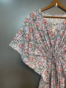 Nuevo Kaftán Elegante de Naaz Textile con Estampado Animal, Cuello en V, Cordón Ajustable, Manga Corta, Corte Evase, 100% Algodón, Encaje de Verano, Largo Completo en la Parte Delantera - Product Image 5