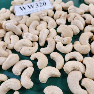 Vietnam Trusted Supplier Noix De Cajou Nuts Kernels Kaju In Bulk <b>Cheap</b> Bulk Cashew Nuts SANTIGO - Product Image 1
