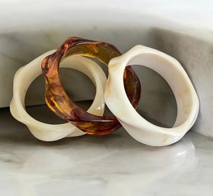 Brazaletes de Resina con Acabado Liso, Embalaje Estándar, Venta al por Mayor, Precio de Fábrica - Product Image 2