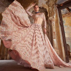 Conjunto de Lehenga Choli de Georgette para Mujer con Trabajo de Hilo Zari y Espejo de Papel, Diseño Festivo para Bodas con Dupatta - Product Image 1