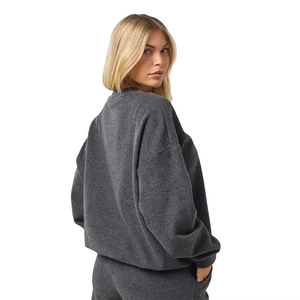 Ensemble de survêtement premium pour femme gris foncé avec sweat à capuche en polaire confortable et pantalon large – Tenue d'hiver décontractée - Product Image 2