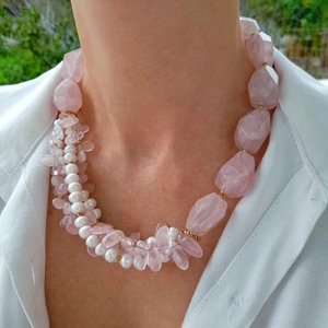 Collier pendentif en résine fait main, bijoux en résine avec fleurs réelles, collier tendance, cadeau unique pour femmes, bijoux à la mode - Product Image 2
