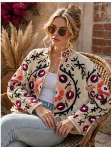 Veste en coton brodée Suzani artisanale, authentique artisanat traditionnel, style bohème pour femmes, manteau floral artisanal, blazer d'hiver - Product Image 4
