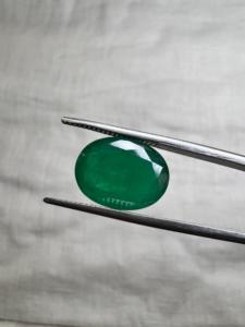 Émeraude naturelle zambienne de 4,84 carats, taille poire, pierre précieuse verte, pierre précieuse pour la fabrication de bijoux - Product Image 1