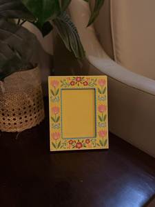 Cadre photo rectangulaire horizontal moderne de luxe en os incrusté pour décoration de table, sculpté à la main avec des bandes blanches, couleur et taille personnalisables - Product Image 2