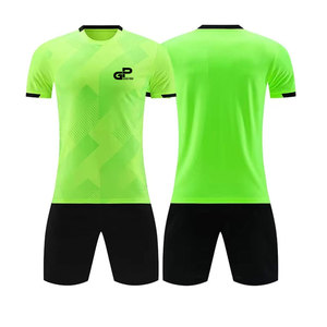 Ensemble uniforme de football pour hommes d'été, maillot et short légers, matière respirante et confortable, idéal pour les matchs par temps chaud - Product Image 1