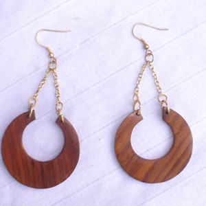 AYAANS CREATIONS Boucles d'oreilles pendantes chrétiennes tendance en bois naturel faites à la main pour femmes, vente en gros, bijoux personnalisés avec logo - Product Image 3