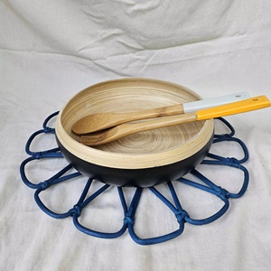 แผ่นรองจานลายดอกไม้สานด้วยมือจากหวาย งานแฮนด์เมดจากเวียดนาม - Product Image 4