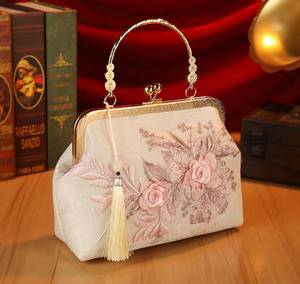 Bolso de Mano Bordado con Diseño Floral Moderno, Cierre de Lazo, Ligero, Cuadrado, para Guardar Joyas, para Mujer - Product Image 5