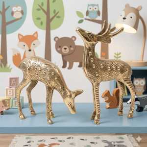 Juego de 2 Figuras de Ciervo Hechas a Mano en Latón, Esculturas de Animales Tradicionales para Decoración de Mesa de Habitación Infantil - Product Image 1