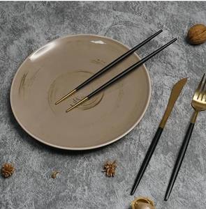 Juego de cubiertos de lujo con un diseño elegante y suave, perfecto para cenas festivas, restaurantes de hotel y cocinas modernas. - Product Image 4