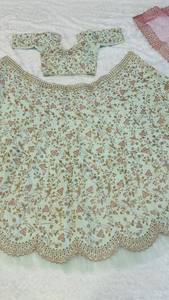 Lehenga Choli en Soie et Polyester de Créateur Exclusif pour Femme, Coupe Slim, Broderie Florale, Travaux de Broderie Lourds sur le Bas, Style Indien, Idéal pour Mariage et Fêtes - Product Image 5