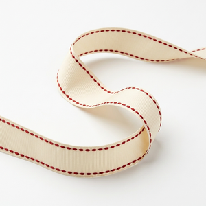Cinta de Grosgrain de 25mm Color Crema Marfil con Borde Rojo, Suministro Directo del Fabricante al por Mayor, para Boutiques de Novias, Tarjetas de Invitación, Decoración de Eventos - Product Image 2