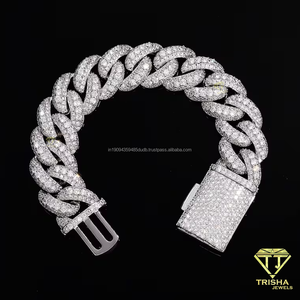 Bracelet Hip Hop audacieux à maillons cubains avec sertissage complet de pierres Moissanite, maillons larges et épais, et fermoir rectangulaire étincelant - Product Image 2