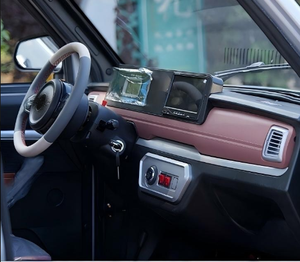 Vehículo Eléctrico de Nueva Energía con Apariencia Moderna, Volante a la Izquierda, 4 Puertas, 5 Plazas, Sedán con Interior de Lujo, Autonomía de 301-400 km - Product Image 4