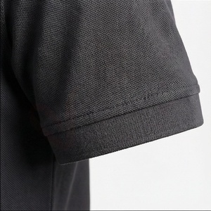 Polo à manches courtes gris foncé pour homme, 100% coton piqué, respirant, coupe classique, tricot uni, design décontracté - Product Image 6