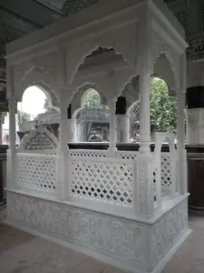 Structure de mausolée islamique moderne en marbre blanc, sculptée à la main et personnalisable - Product Image 2