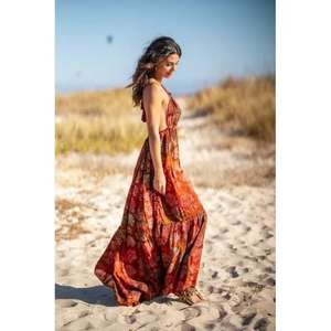 Elegancia Veraniega Sin Esfuerzo de Alta Calidad con Este Fresco Vestido Maxi con Cuello Halter, Perfecto para Escapadas a la Playa y Paseos Soleados - Product Image 3