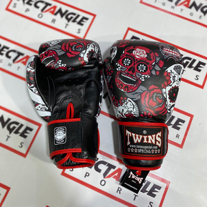 นวมชกมวยรุ่นล่าสุด Twins ลายพิมพ์เต็มตัว สำหรับมวยไทยมืออาชีพ หนังวัวแท้ อุปกรณ์ฝึกซ้อมคิกบ็อกซิ่ง - Product Image 1