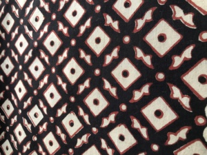Tissu en coton imprimé géométrique indien en gros |   Fabricant de tissus en coton imprimé rouge et noir - Product Image 3