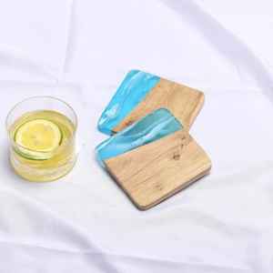 Posavasos de madera de acacia al por mayor, personalizados, redondos, de corcho epoxi, de bambú macizo, con logotipo de resina, para té, café y bebidas. - Product Image 4