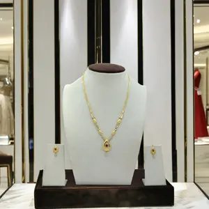 Conjunto de Joyería Fina con Diseño Sofisticado en Forma de Gota para Mujer, Collar con Colgante de Oro, Rubí y Diamantes con Pendientes a Juego - Product Image 4