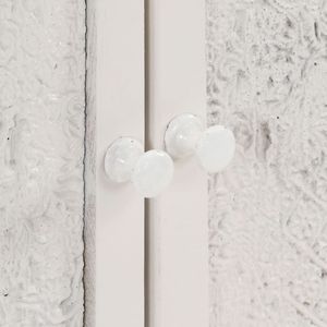 Aparador Mediano Blanco de Madera Maciza de Mango con Hierro con Recubrimiento en Polvo, Duradero y Elegante - Product Image 6
