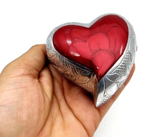 <b>Heart</b> <b>Shaped</b> Pet Cremation Urn with Floral Design Gold Customizable Metal <b>Heart</b> Decorative Keepsake Urn With Stand & Free <b>Bag</b> - Product Image 6