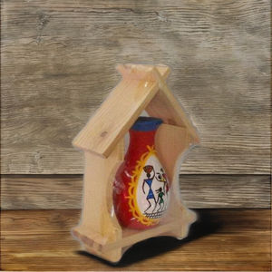 Casa de Madera Artesanal Ecológica Estilo Art Déco con Jarrón Tribal Pintado a Mano para Bodas y Diwali - Product Image 2