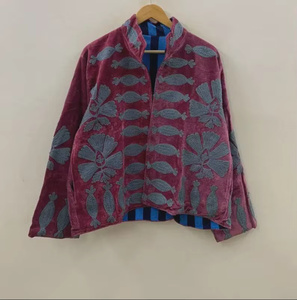 Chaqueta Bomber Reversible de Algodón y Terciopelo Suzani Hecha a Mano, Estilo Boho Floral, para Verano, Otoño e Invierno, Precio al por Mayor, Ideal para Regalo - Product Image 1