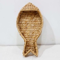 Panier tissé à la main en jacinthe d'eau en forme de poisson, plateau de rangement écologique pour la décoration intérieure