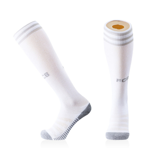 Chaussettes de football blanches mi-hautes avec bande jaune et logo imprimé pour adultes, chaussettes de sport en coton respirant tricoté pour l'été - Product Image 2