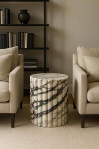 Table d'appoint/de finition/de décoration moderne ronde en marbre Calacatta de luxe, écologique, pour salon, hôtel, par Agra Heritage - Product Image 6