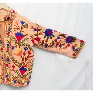 Chaqueta Suzani Bordada a Mano Estilo Boho, Chaqueta Floral, Chaqueta Suzani Bordada, Chaqueta TNT, Ropa de Mujer - Product Image 2