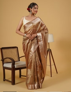 Sari de Seda Banarasi Marrón KV con Blusa Sin Coser - Prenda Tradicional para Fiestas, Sin Arrugas y Reversible - Product Image 1